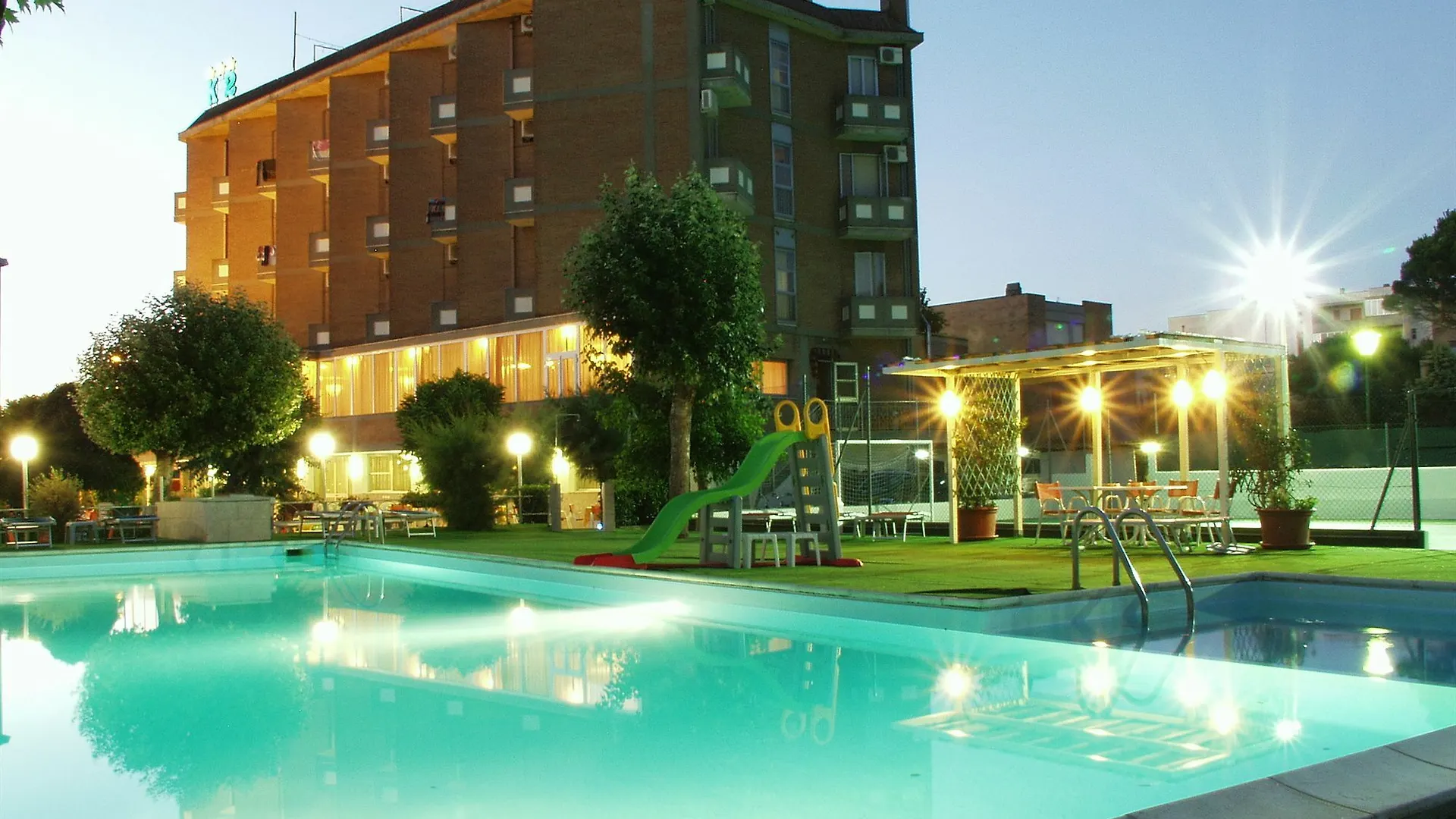 Hotel K2 Marina di Ravenna 3*,  Italia